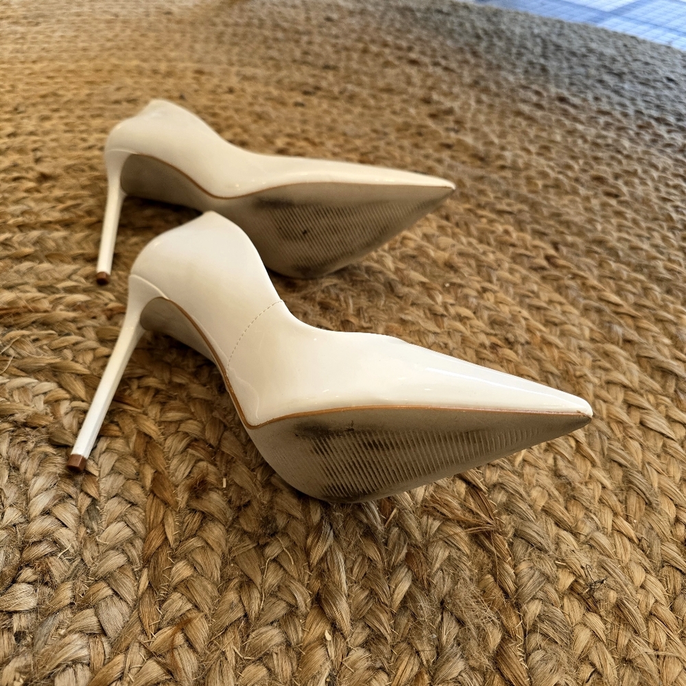 Steve Madden White Patent Leather Daisie Pump